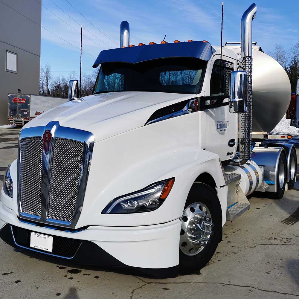 13"-16" KW T680, T880 Day Cab 2013-2024 SS Widow's Peak Visor w/o Existing Visor - Image 3