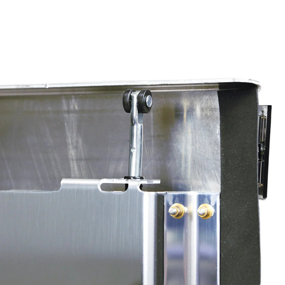 24" x 24" x 72" Aluminum Box with Polished Barn Doors with Gas Shocks - Driver Side - Image 6