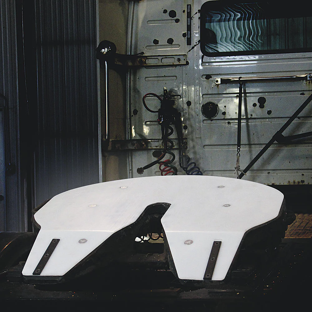 5th Wheel Slick Plate