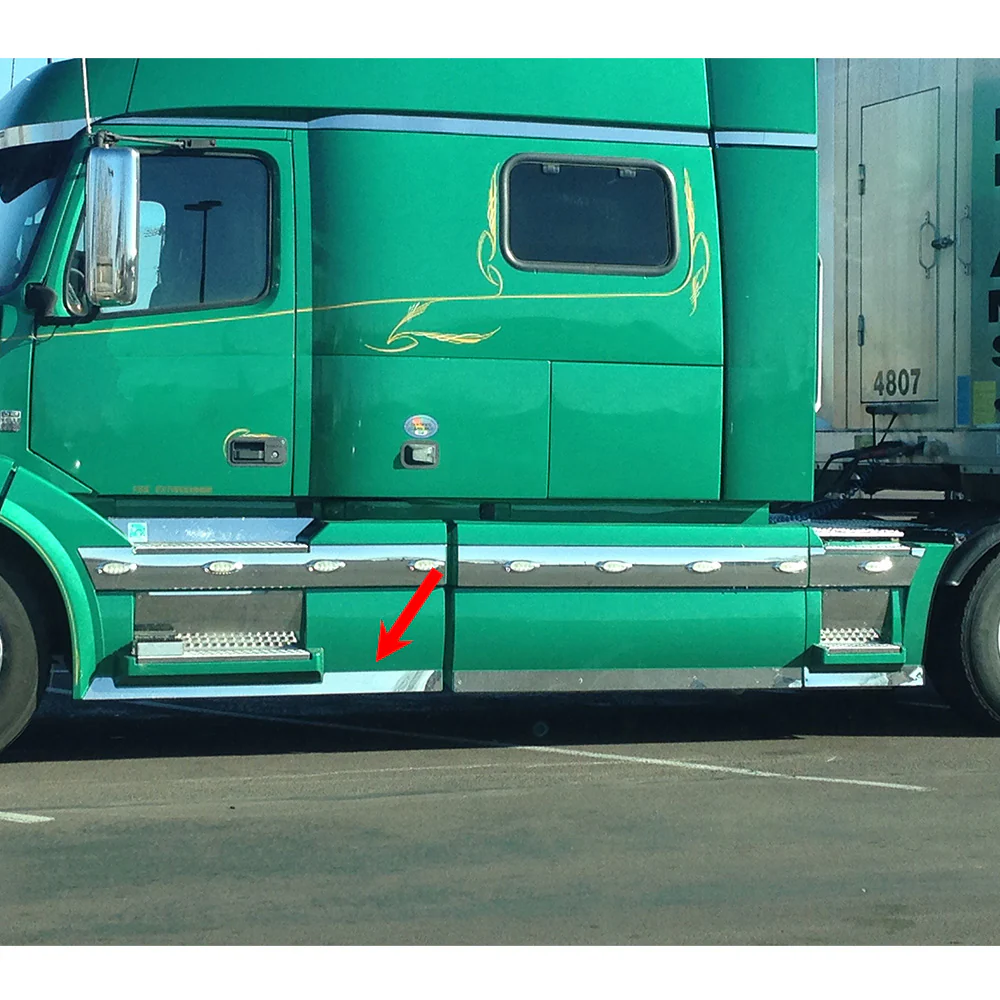 Front Lower Fairing Trim Volvo VN 630, 670, 730, 780