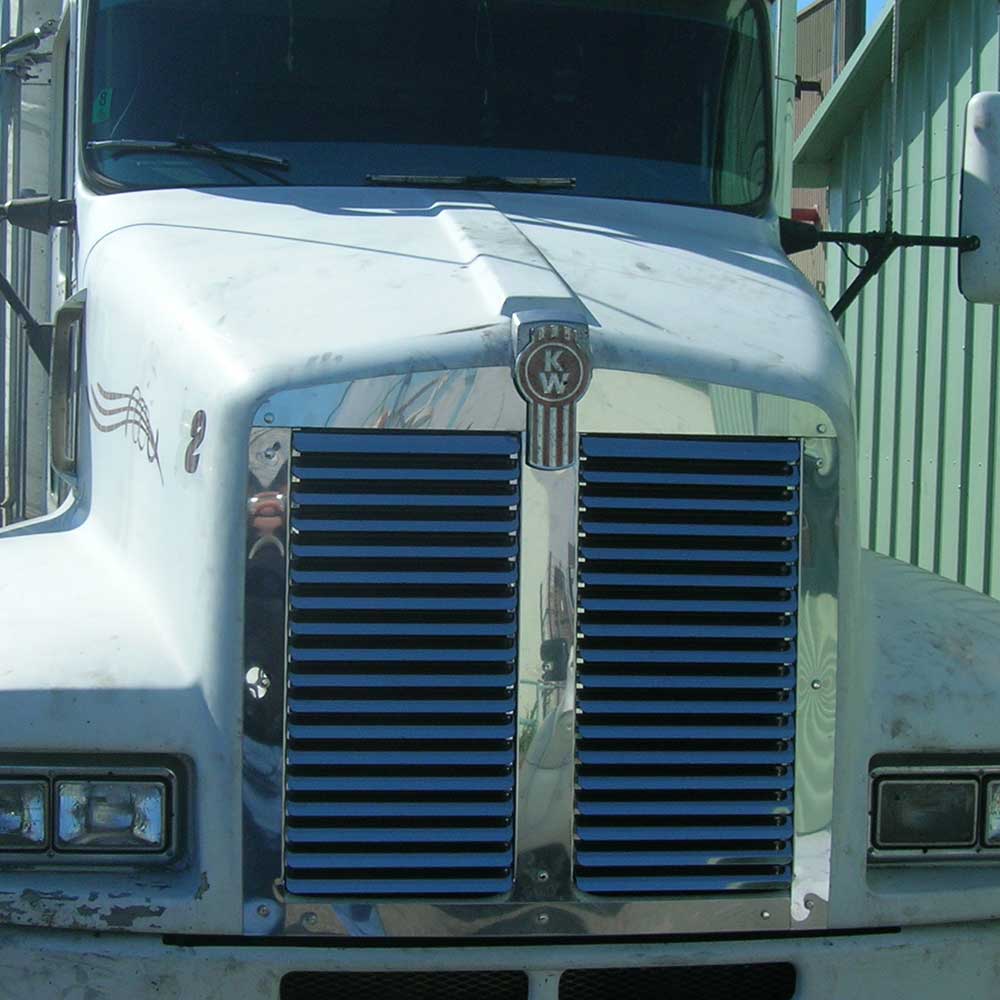 Kenworth 1995 and Older T600 Stainless Grill Insert with 18 Louvers