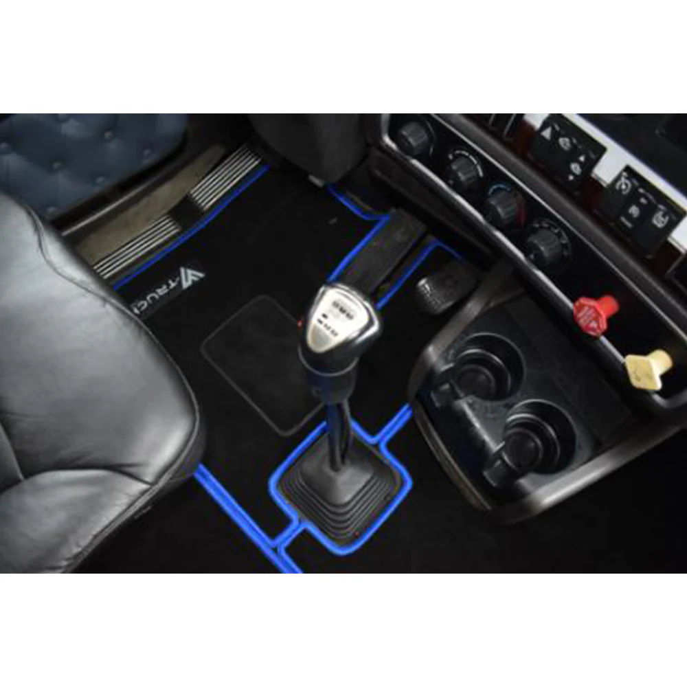 Kenworth Carpeted Floor Mat Set - Image 2