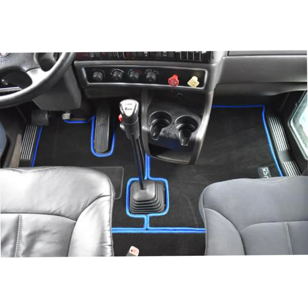 Kenworth Carpeted Floor Mat Set - Image 4