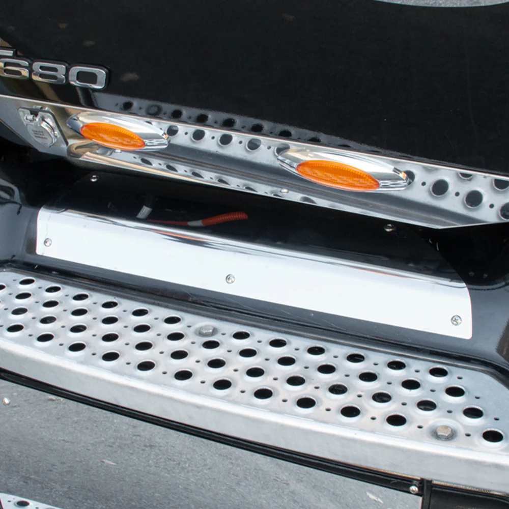 Kenworth T680 Front Upper Step Kick Plate