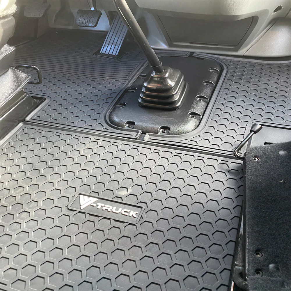 Kenworth T680, T880, W990 and Peterbilt 567, 579 Latex Floor Mats - Image 3