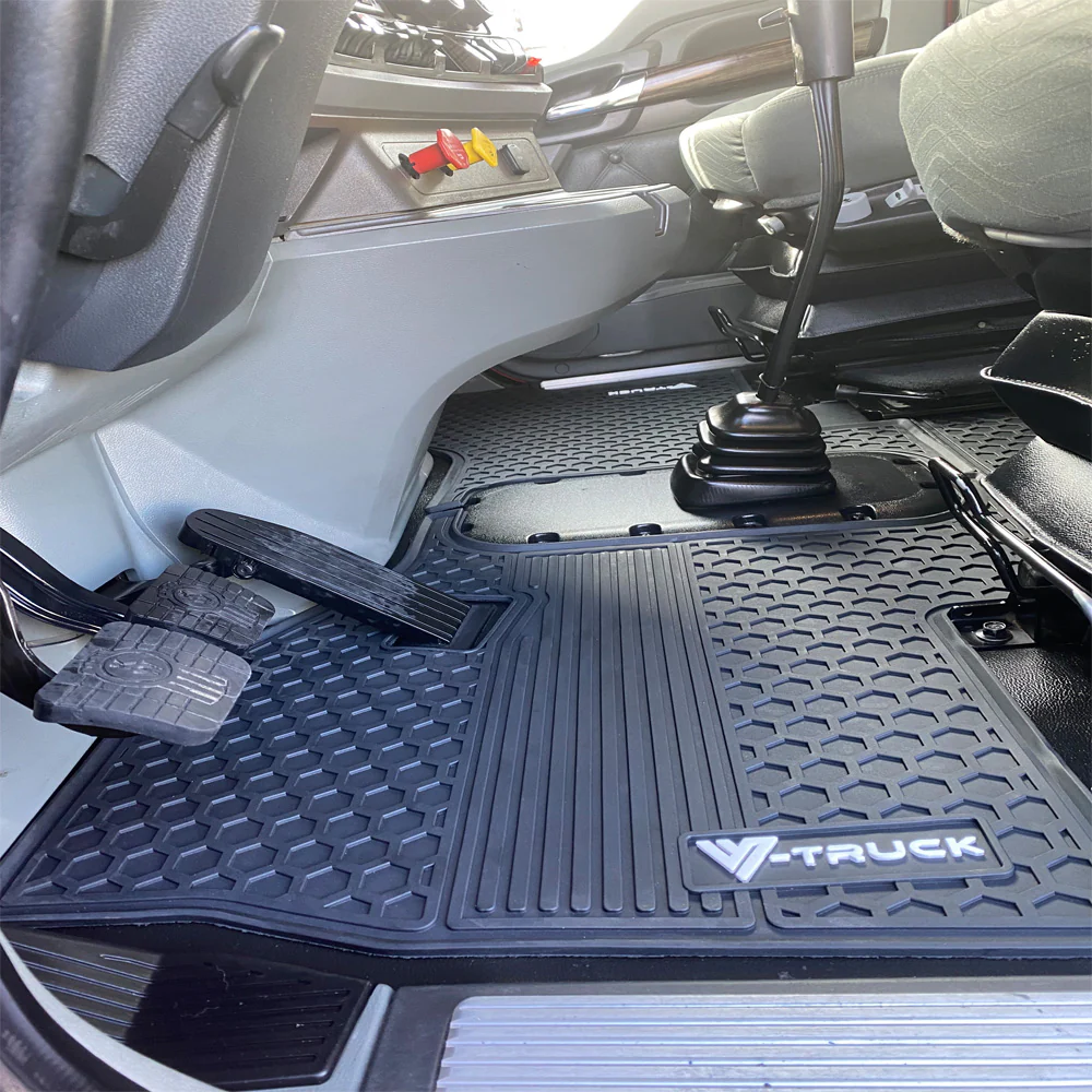 Kenworth T680, T880, W990 and Peterbilt 567, 579 Latex Floor Mats - Image 4