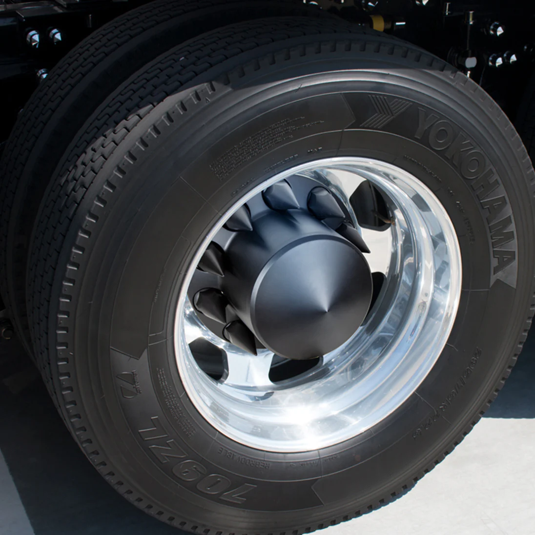 Matte Black Rear Axle Cover with 33mm Spike Thread-On Nut Covers - Image 4