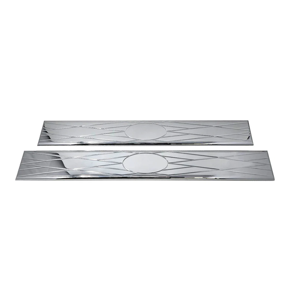 Peterbilt 2006+ Door to Floor Chrome Plated Door Sill With Oval Design