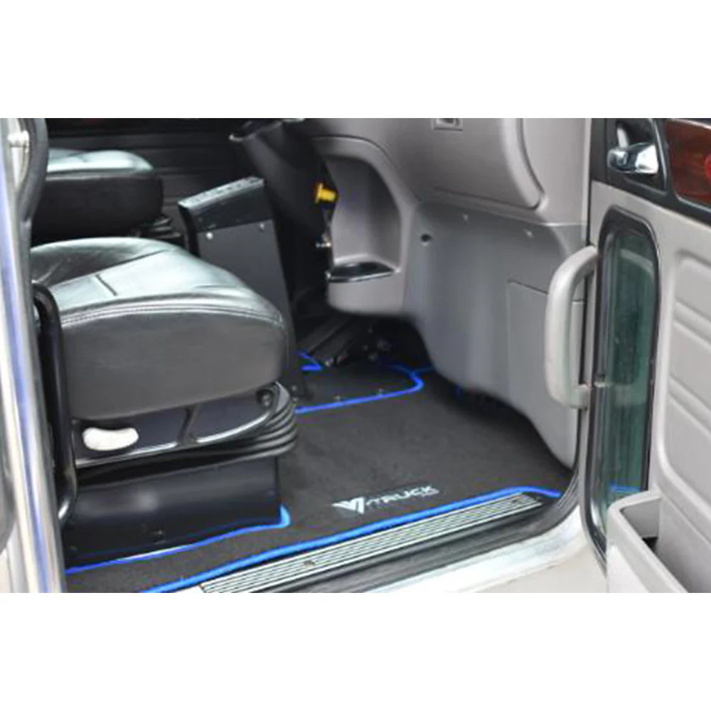 Peterbilt 386, 388, 389 Black with Blue Trim Floor Mat Set - Image 3