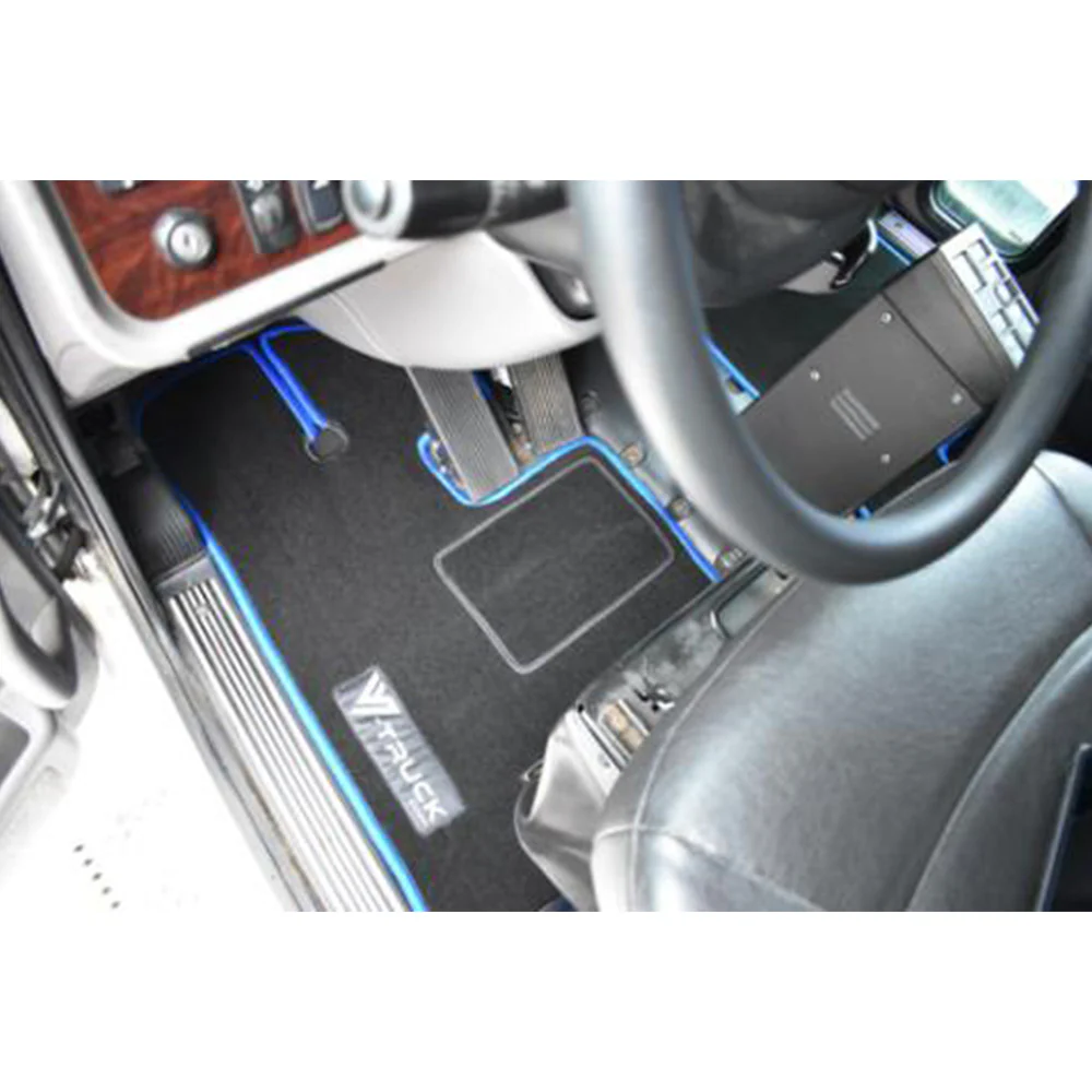 Peterbilt 386, 388, 389 Black with Blue Trim Floor Mat Set - Image 4
